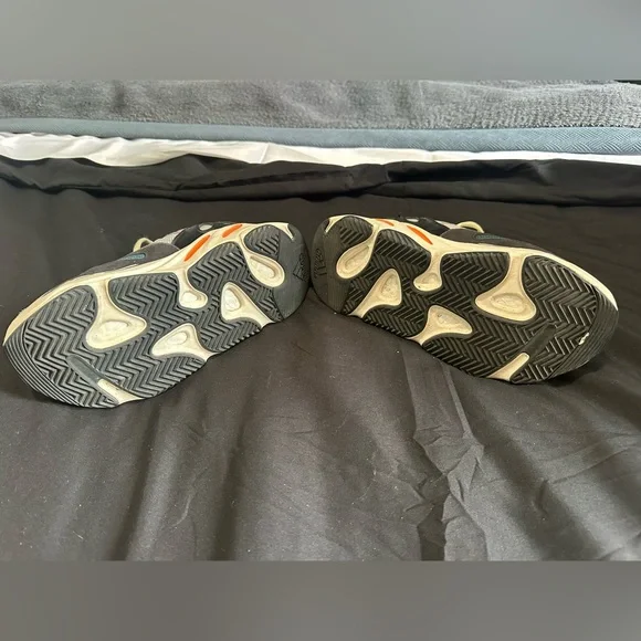Yeezy 700 V1 Waverunner - Picture 5 of 5